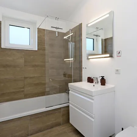 Holiday home 3 Bedroom Beautiful In Lembruch-duemmer Lembruch
