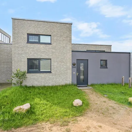 Holiday home 3 Bedroom Beautiful In Lembruch-duemmer